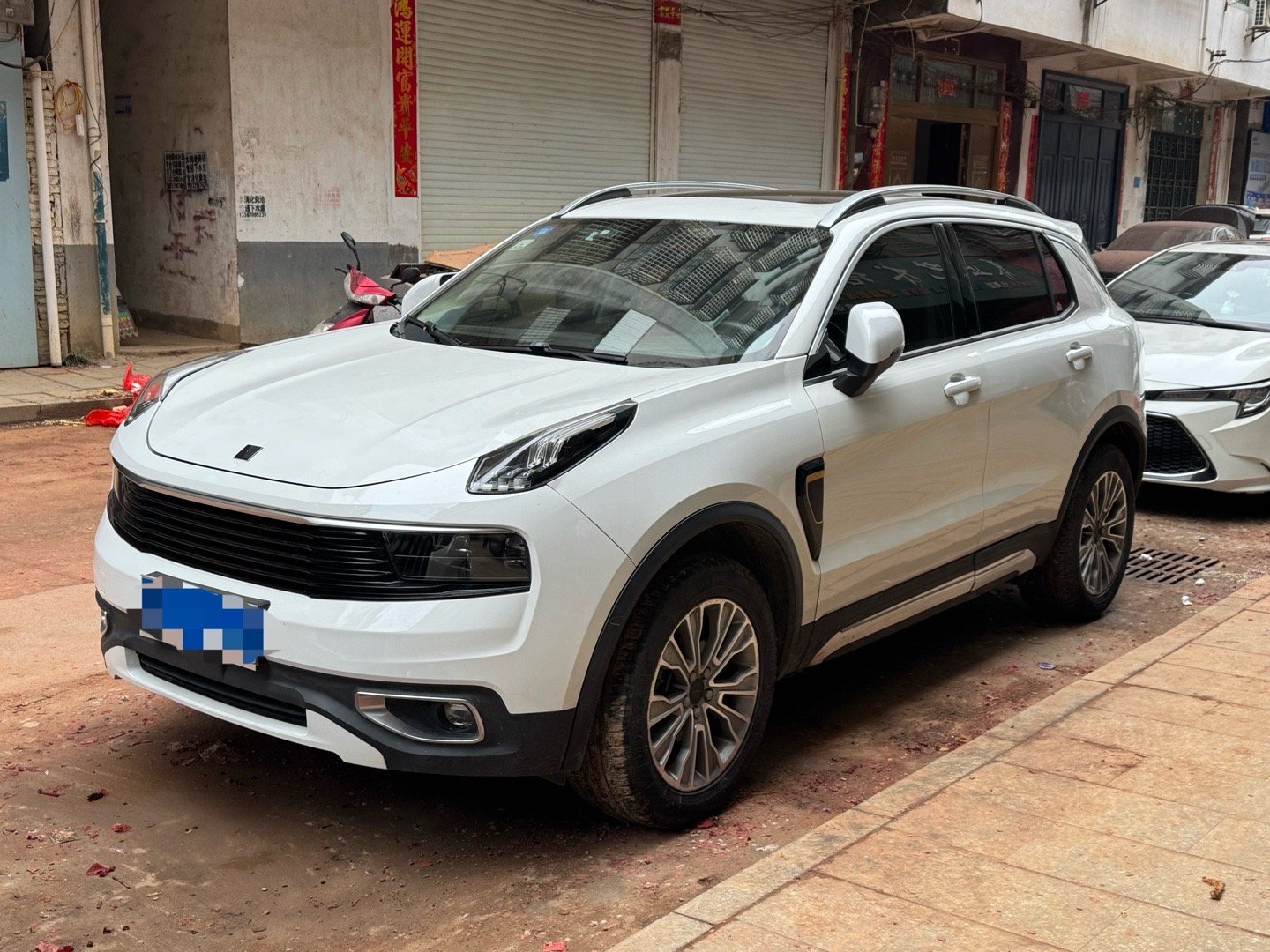 回乡下拜年，又看到了当年我姐被我教唆买的牢01。不得不说这套造型还是太牛逼了，哪