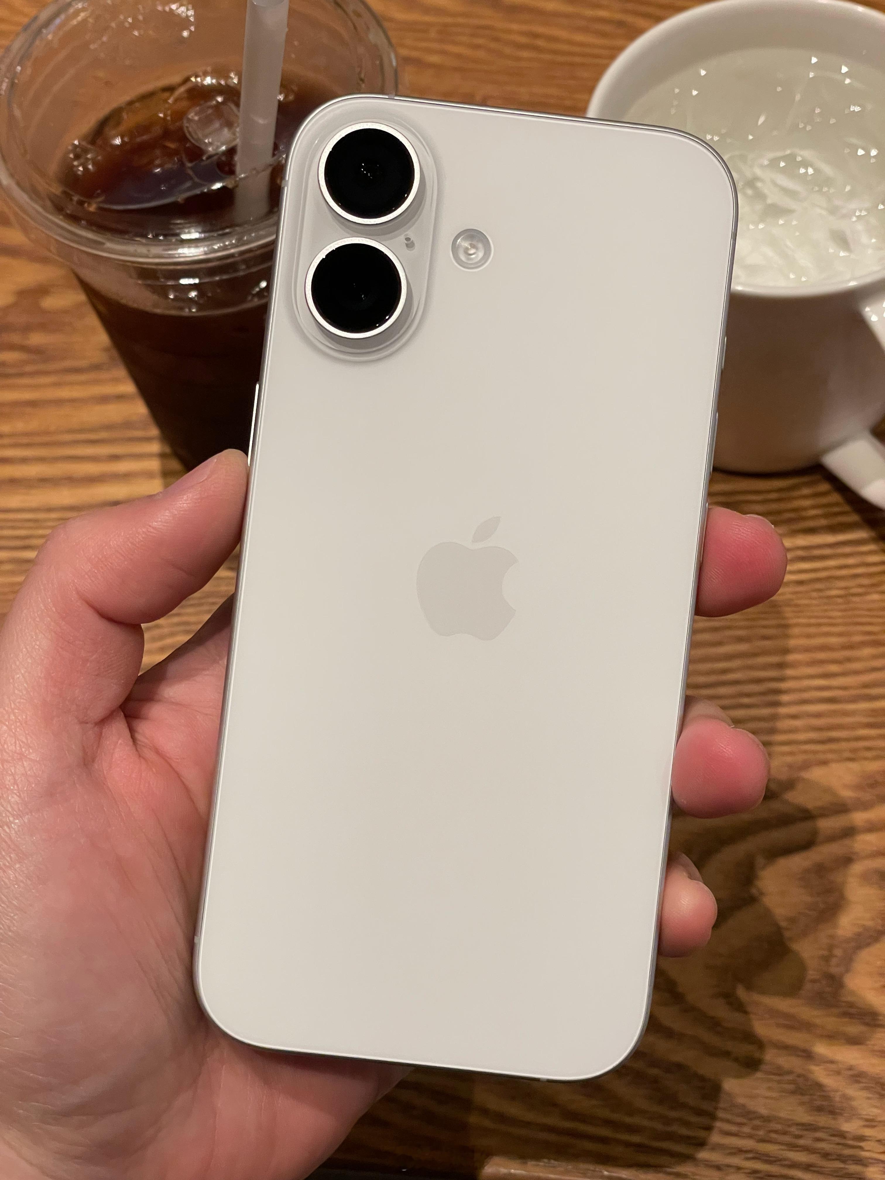 iPhoneXs是不是比iPhone17好看？