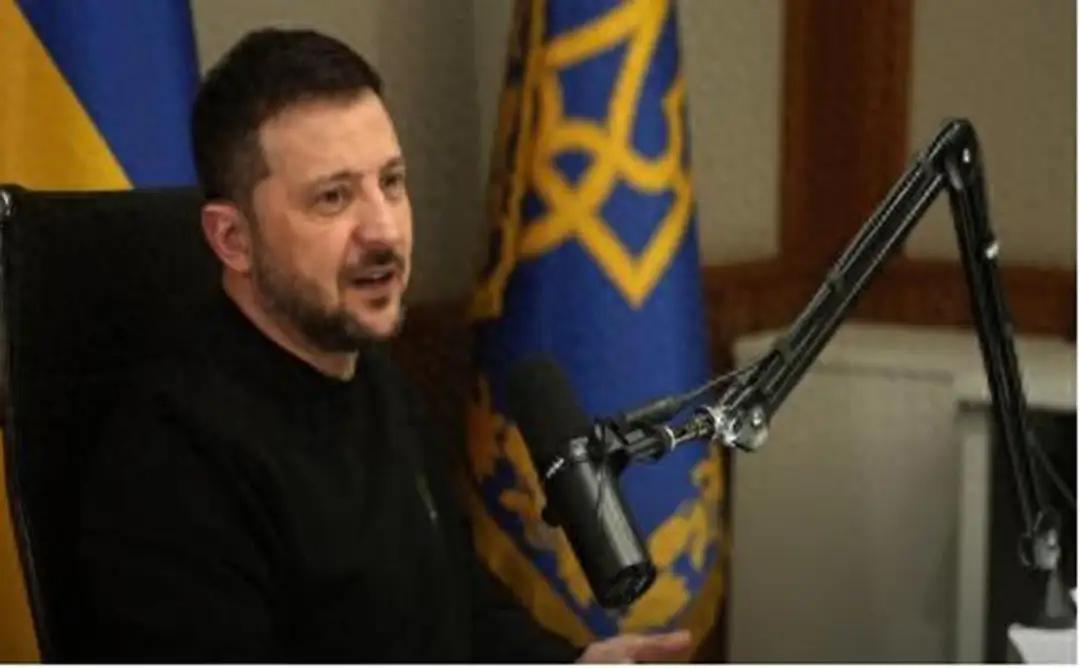 泽连斯基回绝普京提议俄境内500万至1000万乌人应参与乌克兰总统选举投票。一边