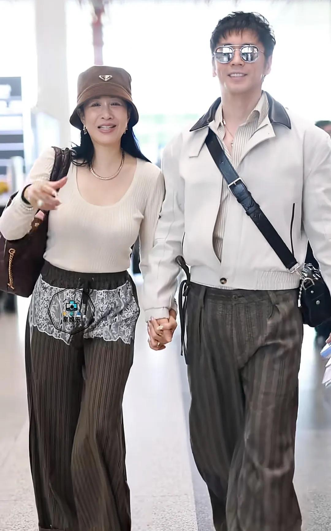 年纪大了，做什么都心酸啊！无论怎么锻炼，养生，还是挡不住的，两人同框，年