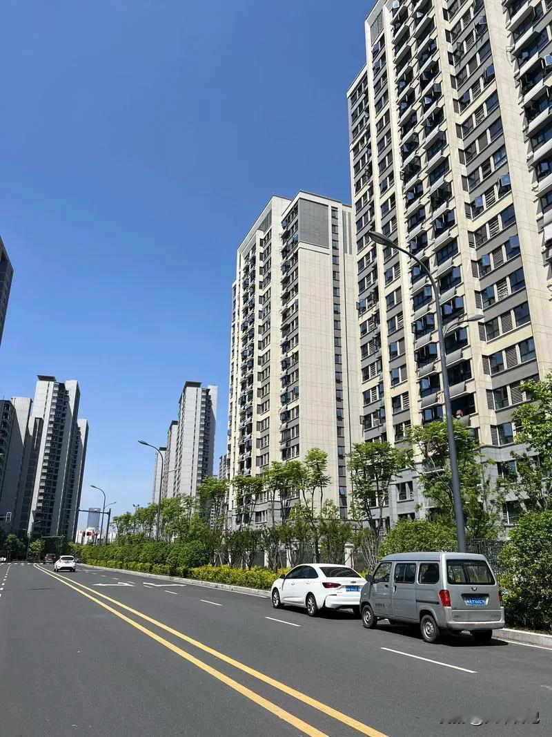 我敢断言：未来5—10年，房价很难再像过去那样大涨了，不是我悲观，是数据和逻辑摆