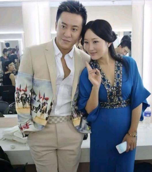 “第一代金童玉女”复出太难！当年的毛宁跟杨钰莹火到什么程度？赵本山小品里那句“我