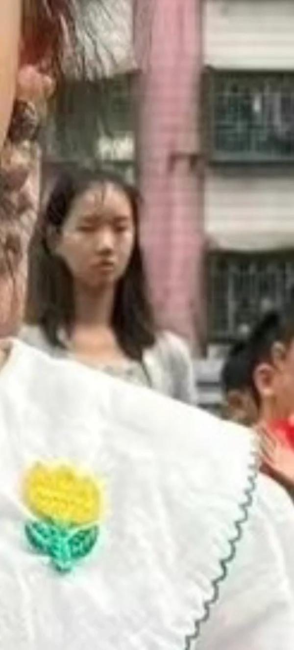 当一年班主任跟渡劫似的