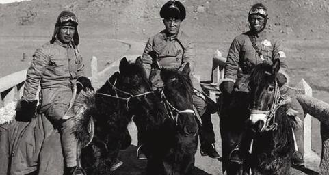 1948年侦察员忽来报：有骑兵！徐新团长镇定问：有多少，侦察员却结巴了：1个师，