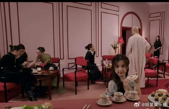突然发现虞书欣好孤单。。[哭哭]​​​