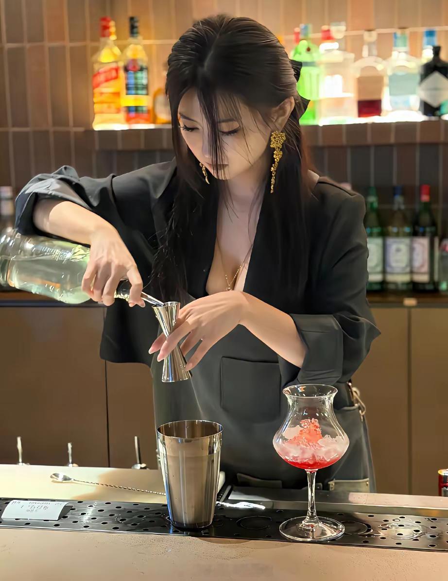 来杯忘情水不加奶谢谢。​​​