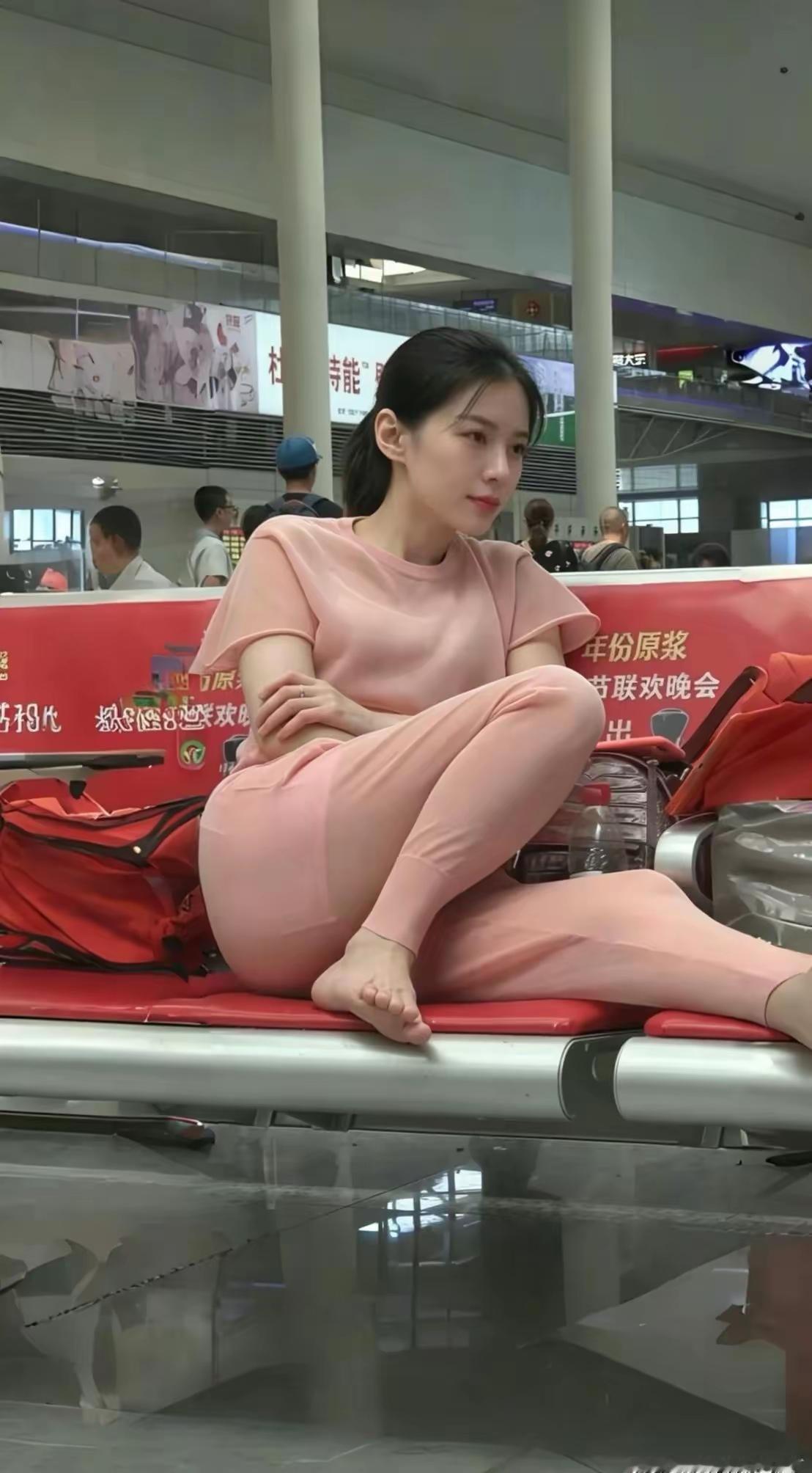 真刷到无码图了，看来大家的“直觉判断”是对的“😡神马