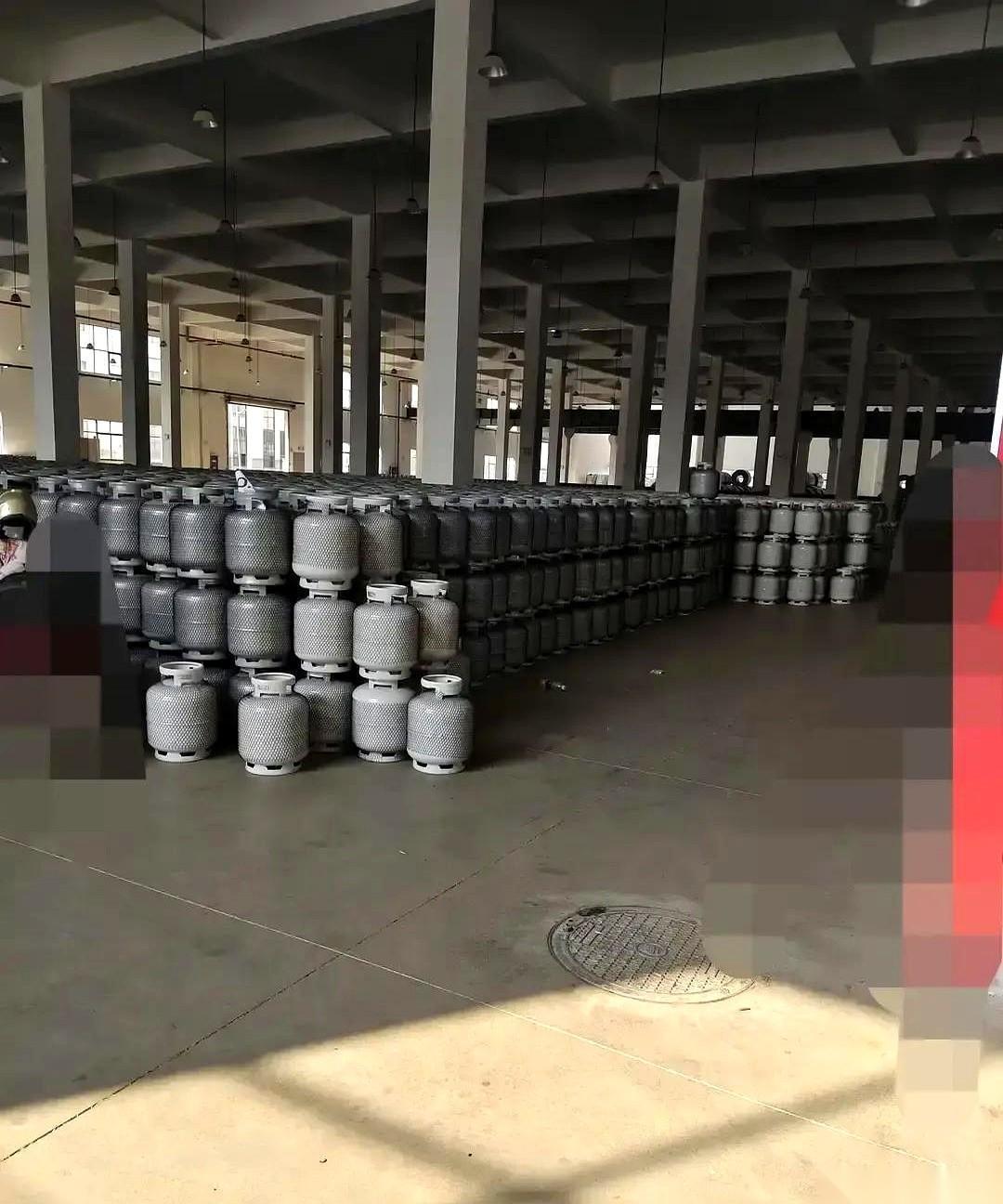 我跟你讲，有些钱，真的烫手。浙江一家厂，接了个中东老客户的单子，便携煤气罐。