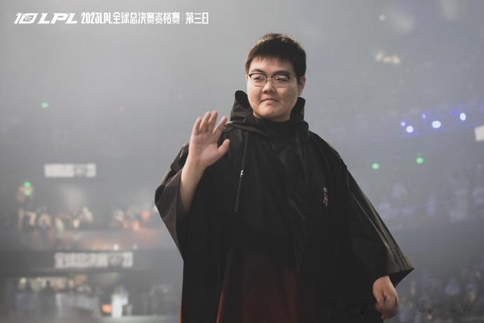 2023全球总决赛LPL战队出征仪式返图一起去收获全世界的目光与欢呼吧！[努