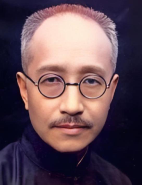 1953年9月18日，毛泽东在会场当众怒斥梁漱溟，全场几百人噤若寒蝉。会后没几天