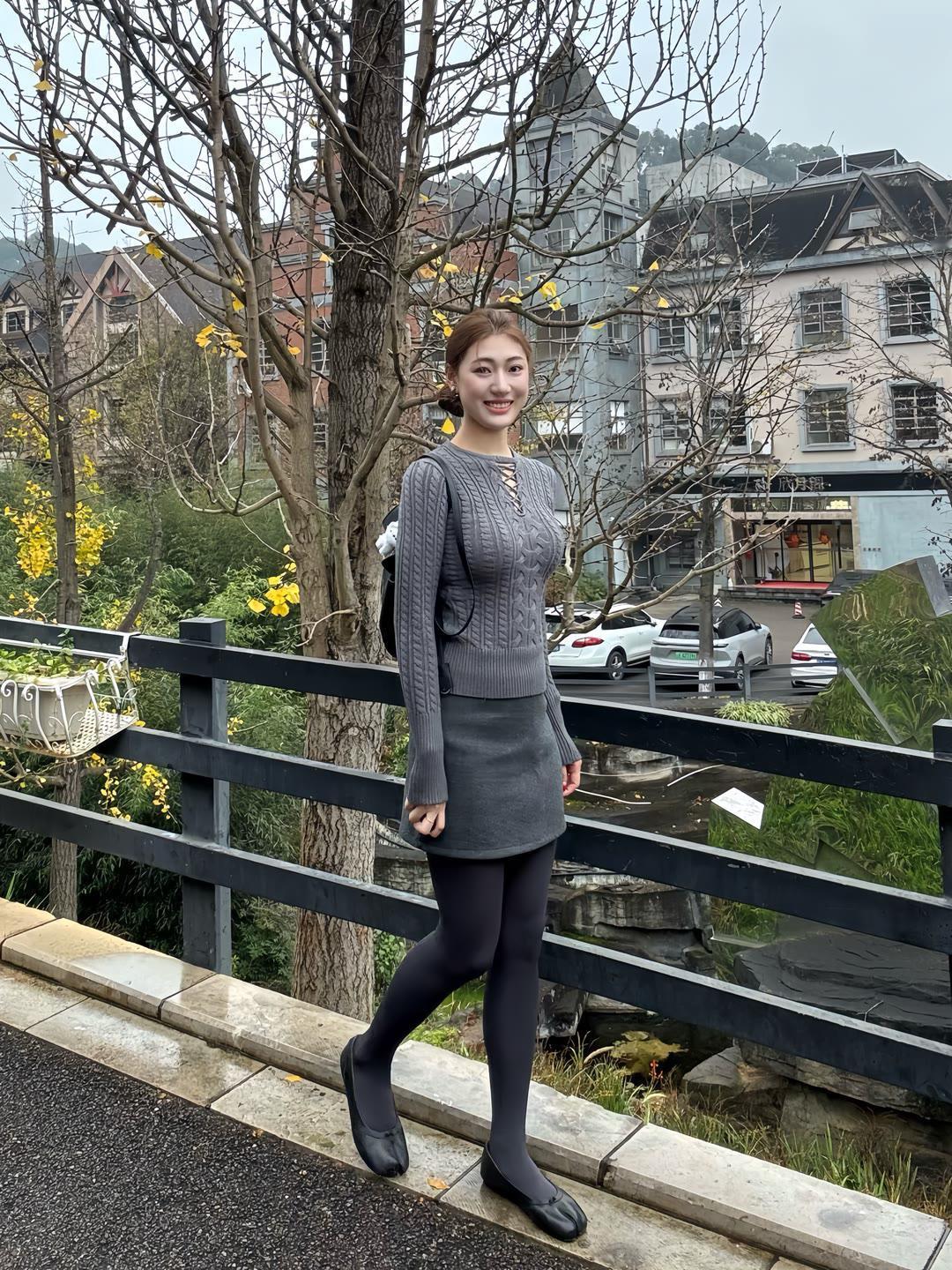 灰色穿搭简约时尚高级灰色穿搭灰色减龄穿搭灰色系简约穿搭灰色温柔穿搭时