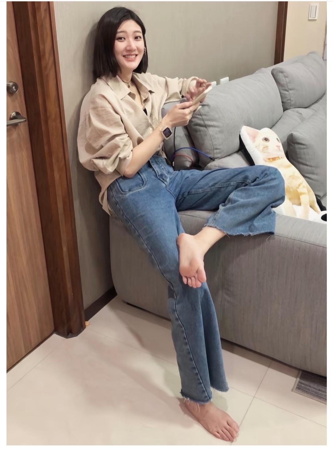林逸欣，脚趾头是怎么了？
