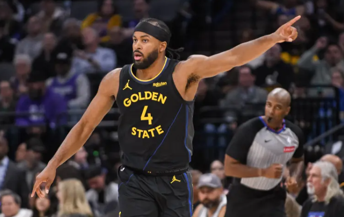 勇士队考虑在交易期送走摩西·穆迪，以此来升级侧翼。勇士队一直不愿交易穆迪，但现