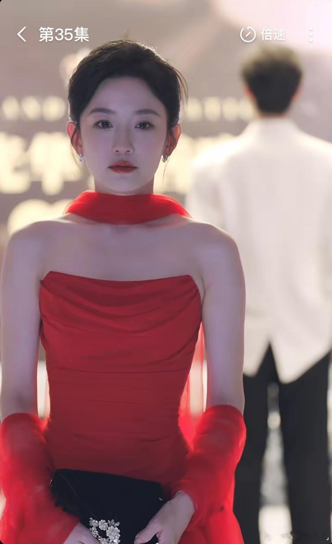 我真的会强推这个《月光锈》！！！韩雨彤沉思合作出精品啊！！女主清醒且强大，男主全