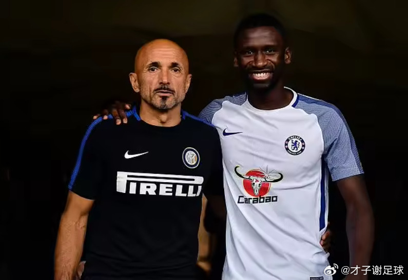 据意大利媒体《都灵体育报》报道，尤文图斯在为夏季转会做准备，正与多名球员保持联系