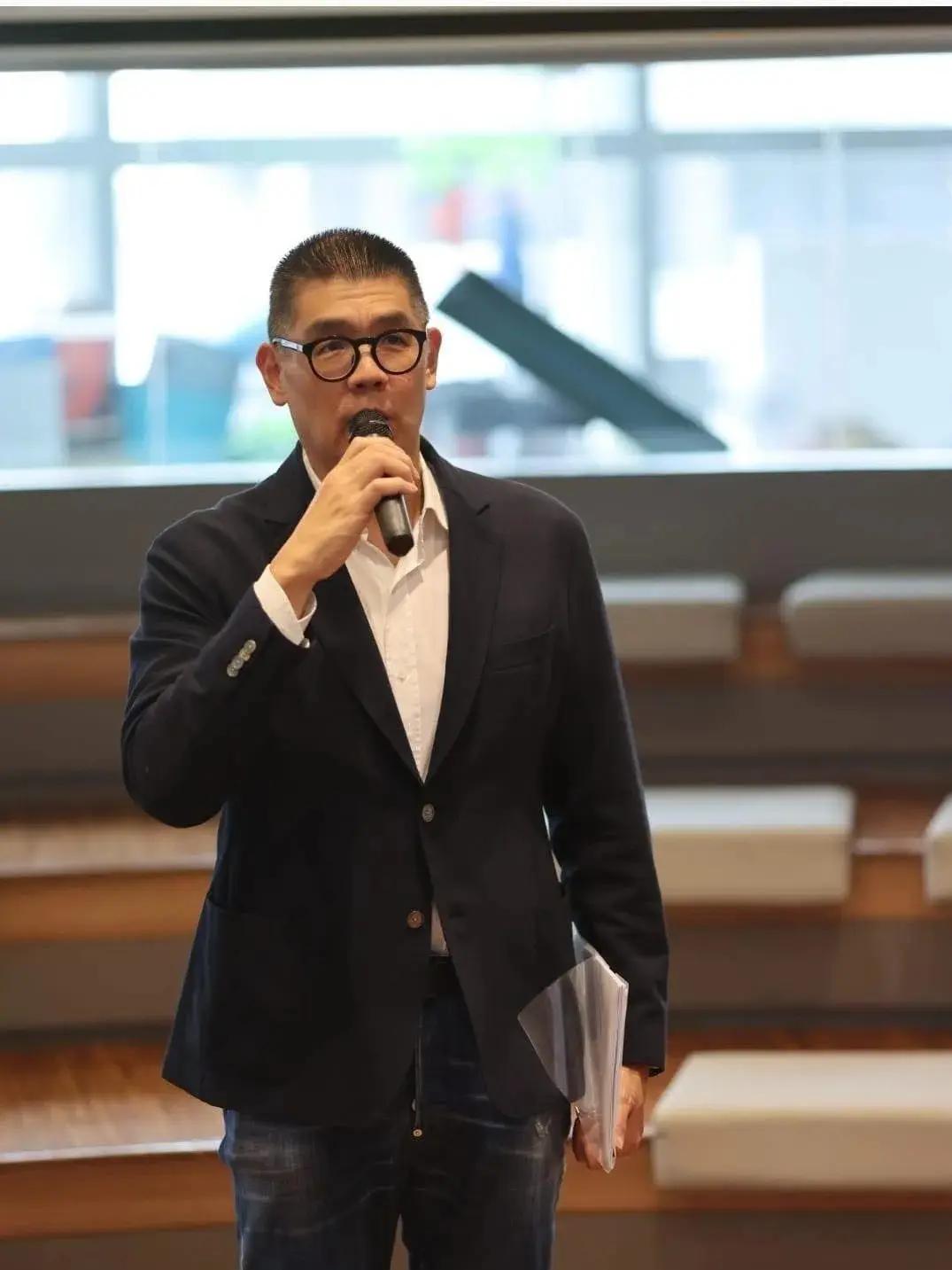 7800亿军购预算案通过后，连胜文一直保持沉默，之前季麟连警告韩国瑜时，连胜文留