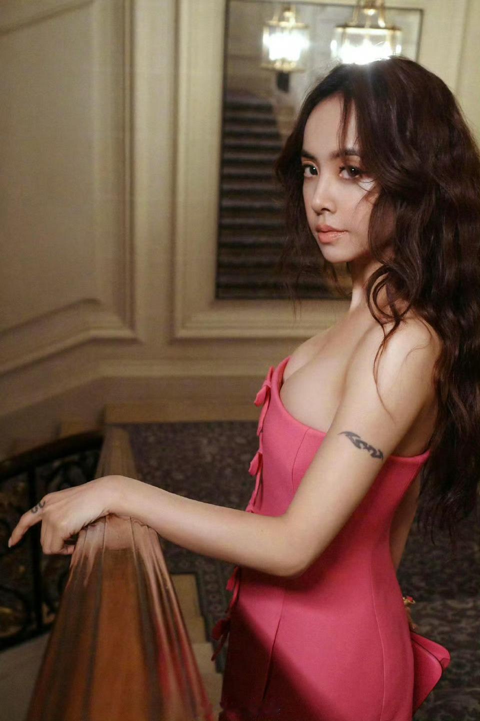 蔡依林死亡芭比粉，好大​​​​