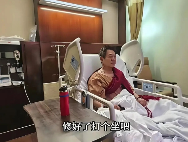 李连杰刚生病，住院的照片满天飞看张晋，生病病都好了4个月才说张晋是告诉大家爱