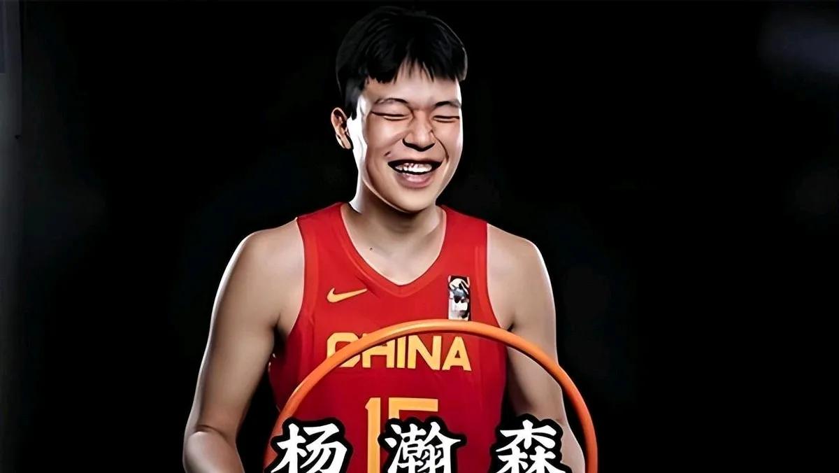 杨瀚森今天对战鹈鹕得到15分，3篮板，2助攻，2盖帽，1抢断。出场时间26分钟。