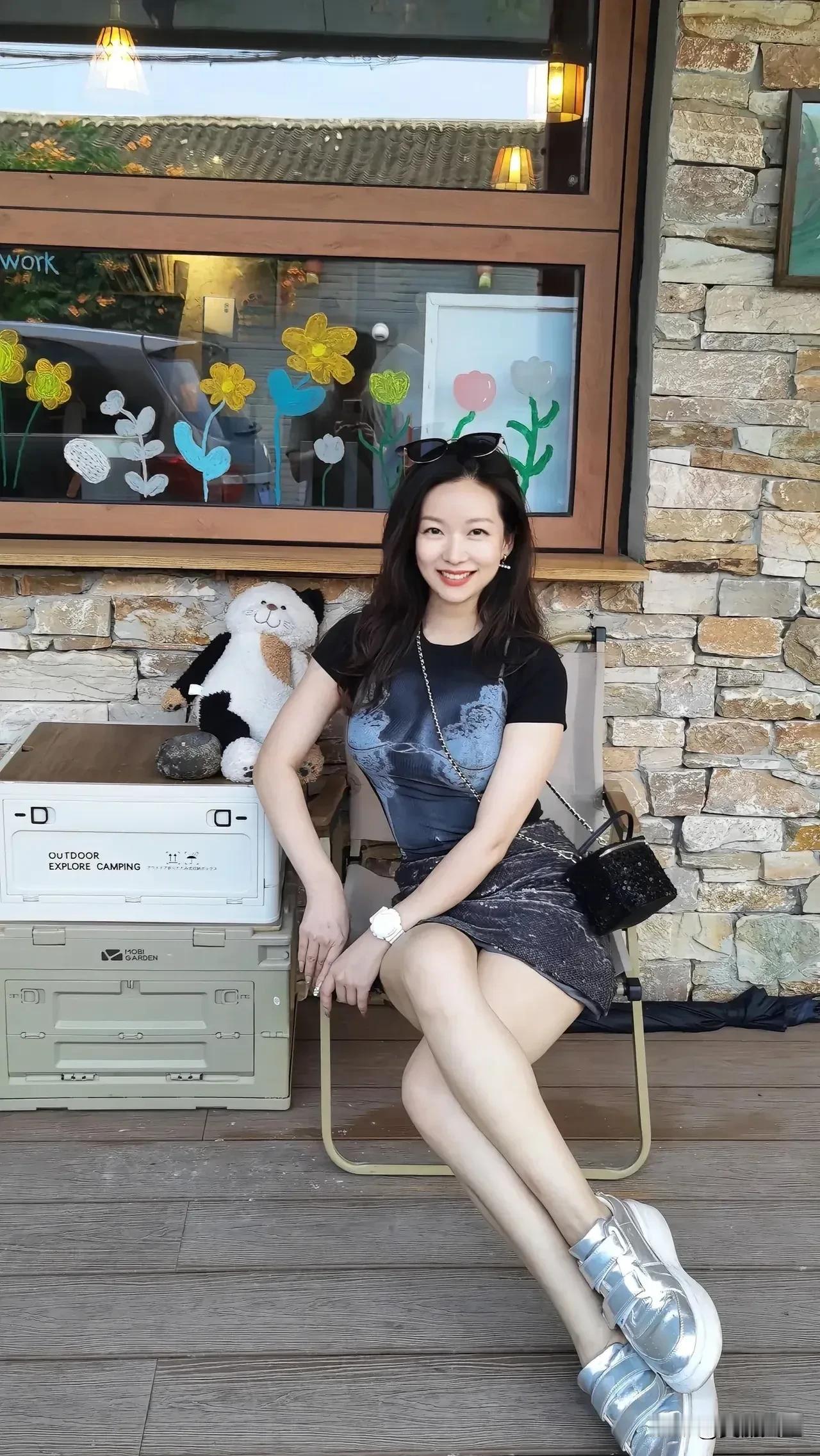 一山一水度浮生，一草一木一春秋