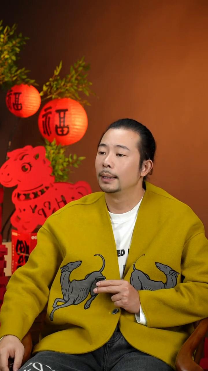 愚孝出恶老，溺爱出恶少。愚孝出恶老，溺爱出恶少。一个上梁不正，下梁歪的家庭，既