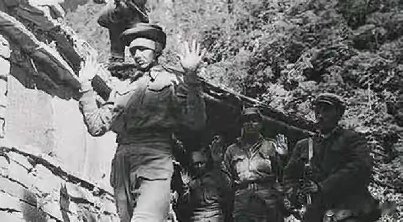 126比0！40分钟全捅死！那一夜，印军到死都没拔出弯刀。老战友聚会，喝到