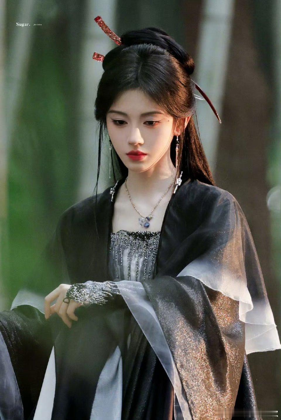 鞠婧祎9年后再出席星光大赏上一次小鞠来星光大赏竟然已经是9年前了吗，9年过去了