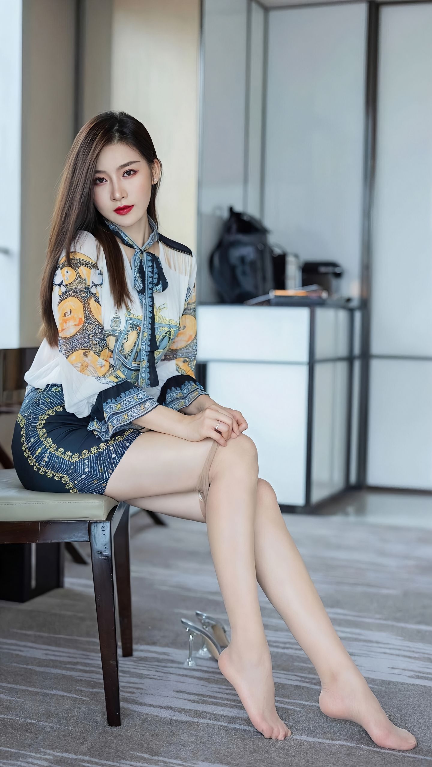 看着好眼熟，是你女朋友吗？