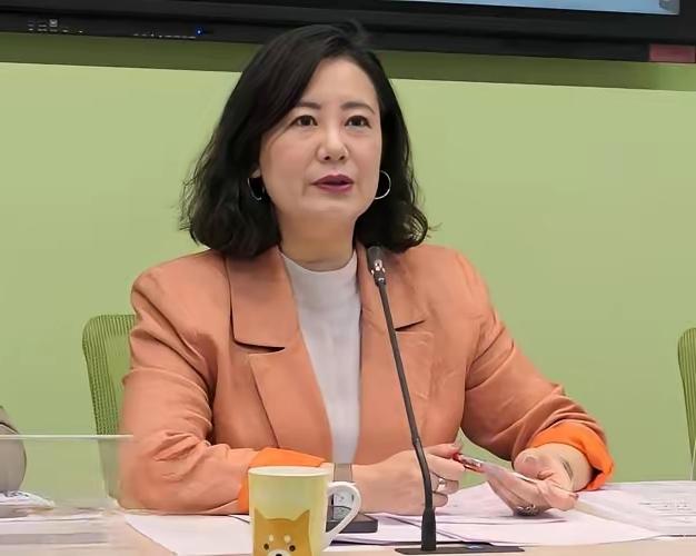 看一下台独分子“吴思瑶”家庭情况及背景！自从全国人大发表“告台湾同胞书”46年