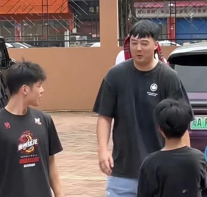 张明池谈加盟贵州猛龙：“这几年，我一直在打比赛，不过都不是职业比赛，这次有这