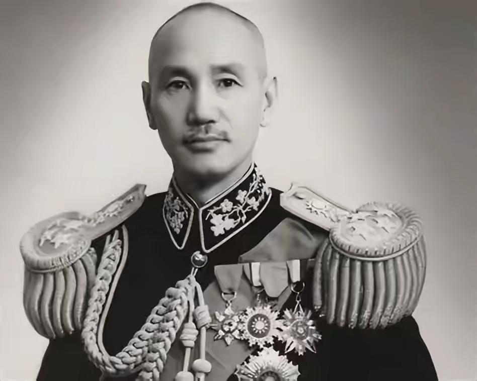 蒋介石：能取代我的有两个人，一个是毛泽东，另一个已经被我杀了。这话听着霸气，