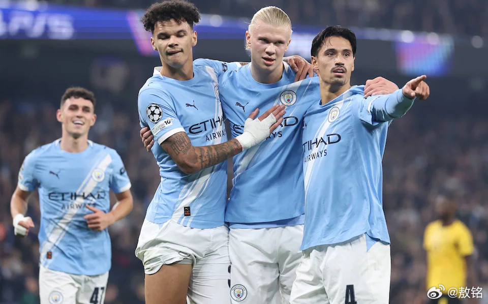 曼城vs利物浦虽然曼城本赛季也偶尔开大脚长传，但大多数时候踢得还是他们传统的传