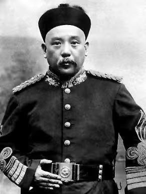 古代达官贵人妻妾众多，不加节制的生育，让人看着就恐怖。就拿袁世凯来说吧！虽然他不