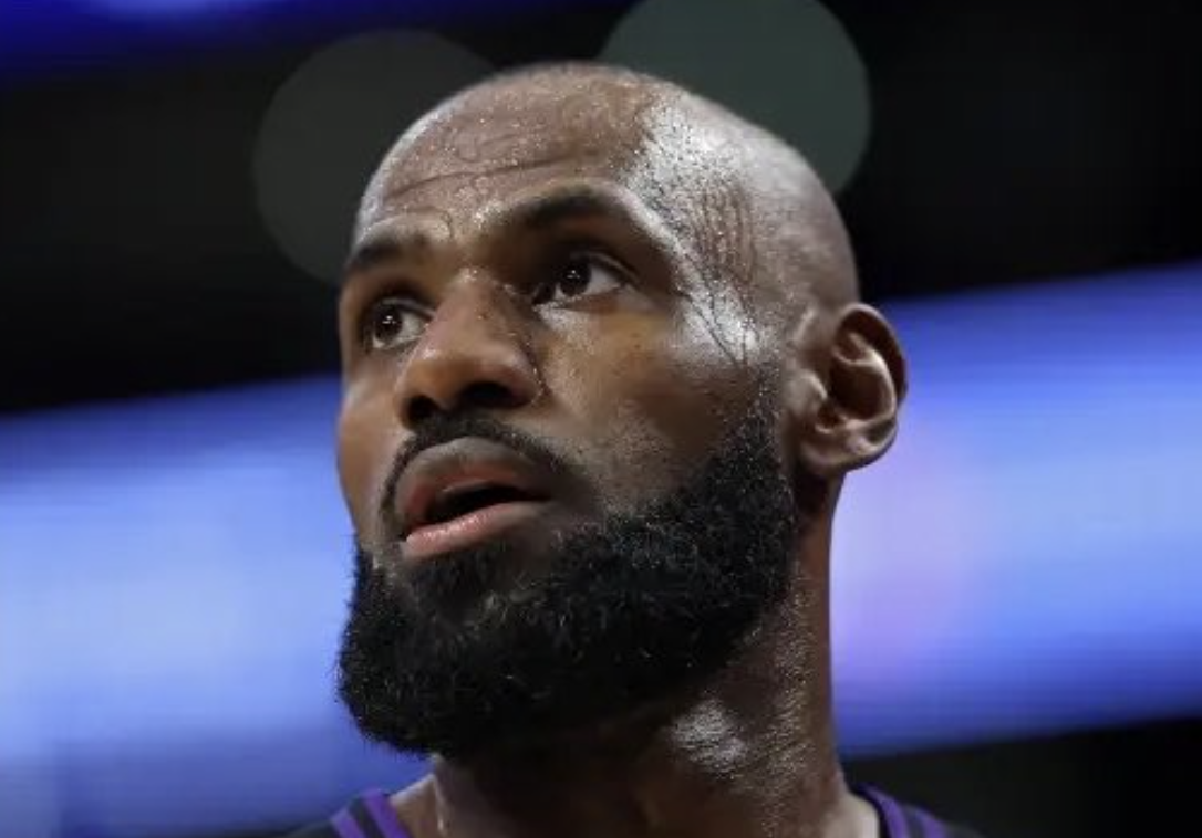 Legion Hoops: 湖人球迷都觉得詹姆斯加盟76人是打脸湖人