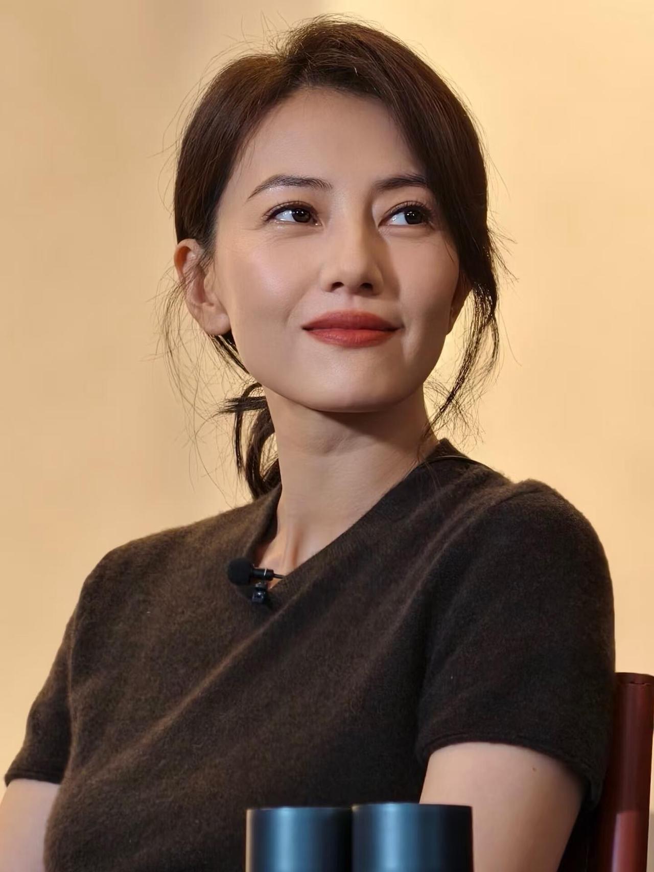 影视圈里能算得上美人儿的只有高圆圆和刘亦菲，多数男人眼中的漂亮是高圆圆，而女人