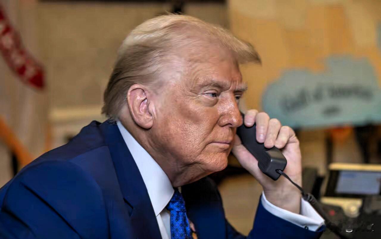 美国主动打电话给中国，特朗普急得直跺脚！特朗普要4月访华，先打个电话表诚意。中俄