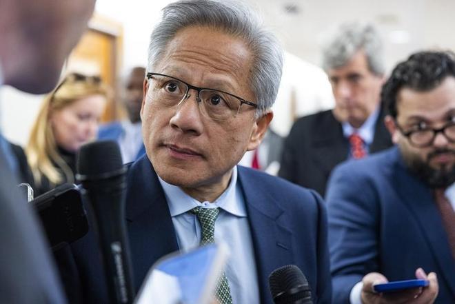 【H200不是解药，是“糖衣炮弹”？】特朗普突然松口，允许英伟达向中国直销H