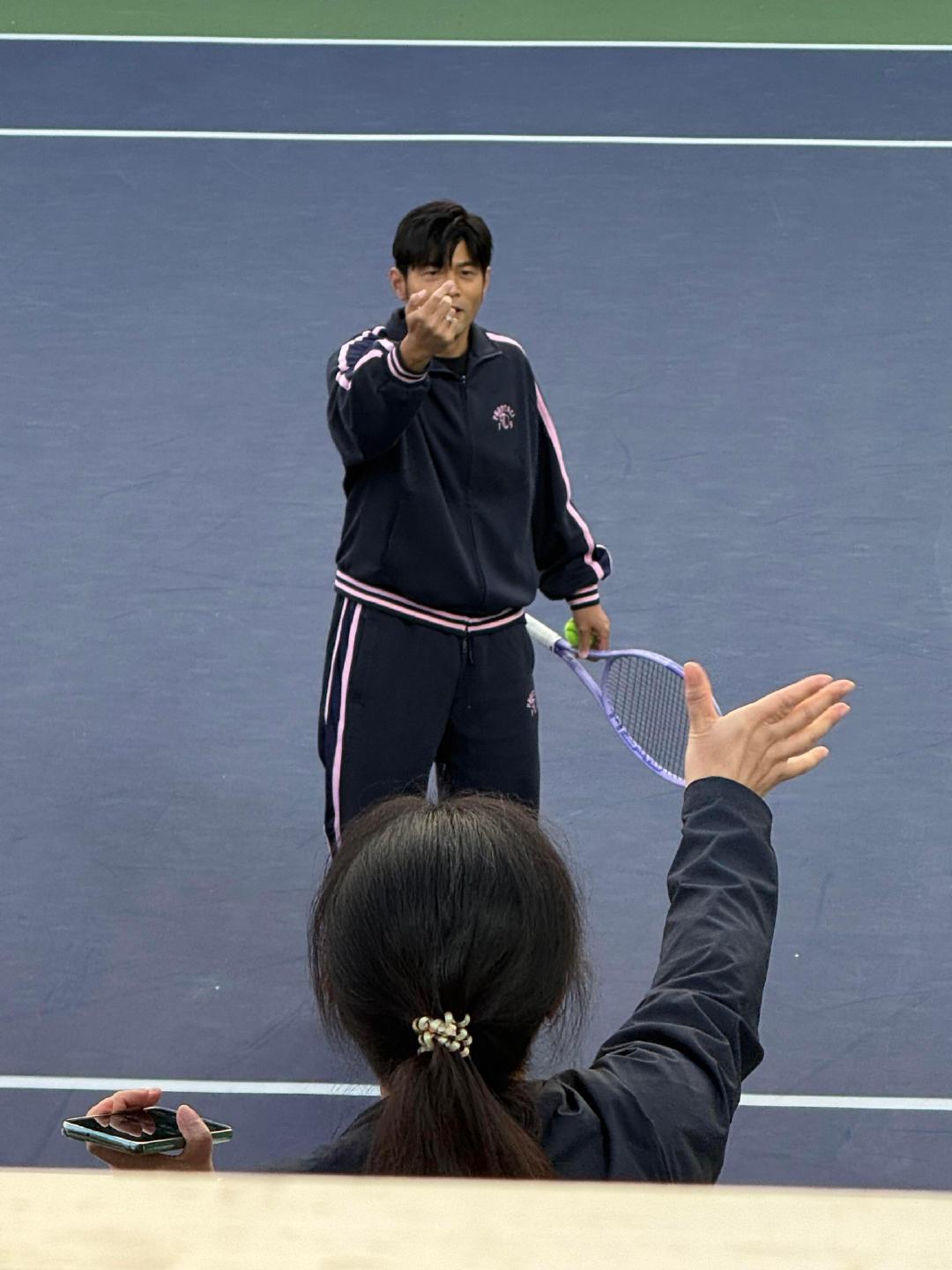 [doge]😖周杰伦现场挑人下去打球🎾！我不活了！​