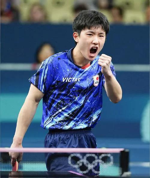 日本国籍还回中国捞金[打脸]成都若水居俱乐部真的是厚颜无耻了！张本美和一个全家