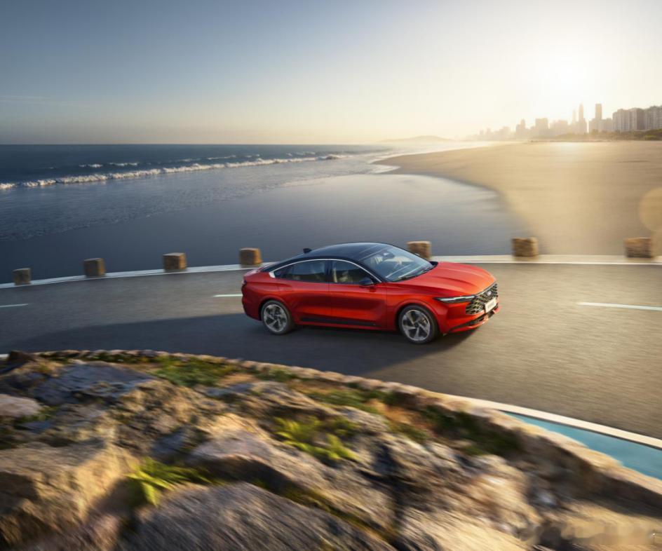 14.98万元起，一台主打动力和智能配置的合资B级轿车登场——福特新蒙迪欧正式上