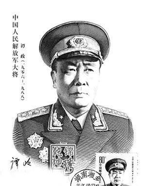 1955年大授衔时，毛主席见到陈赓，笑着问他：“怎么样，跟着我干可比老蒋强吧？”