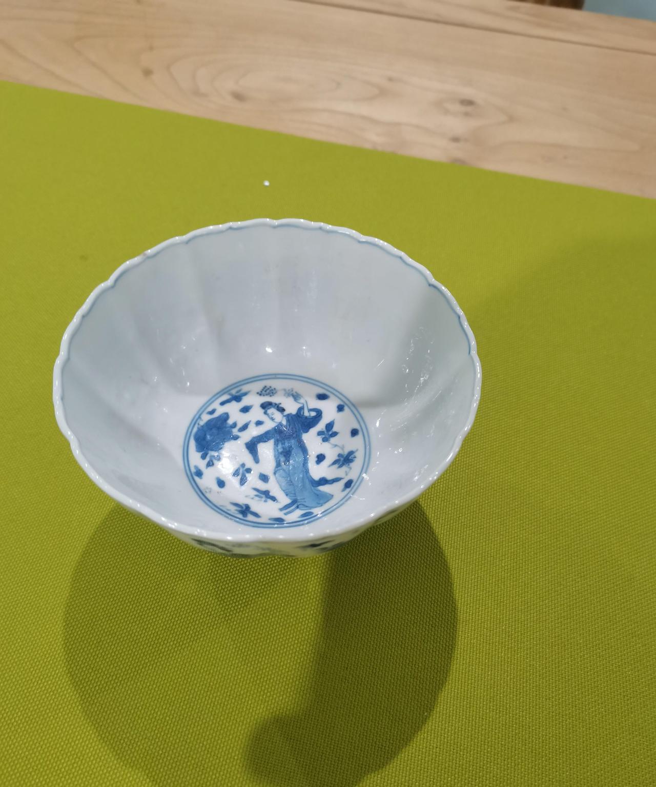 一只300岁的康熙青花碗，躲过了战乱，漂洋过海，在大英博物馆躺了17年。10月4