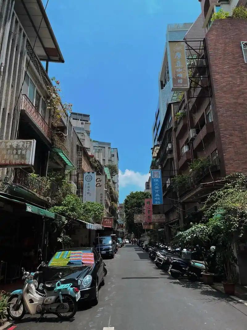 终于明白，中国大陆为啥不趁着俄乌打仗，欧美腾不出手时直接统一台湾地区了，反而还去