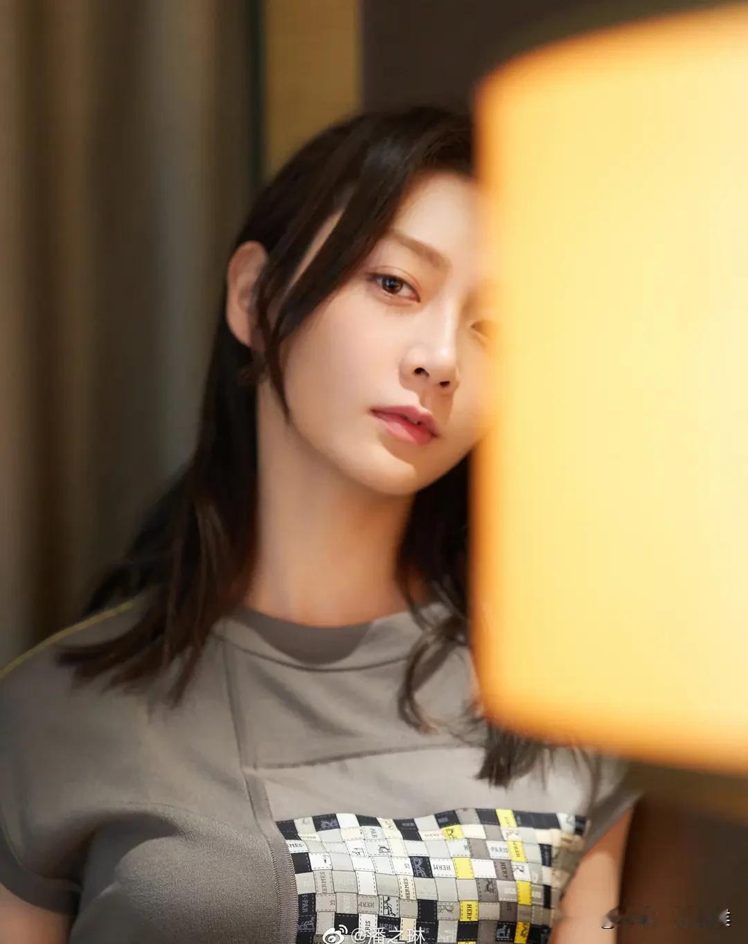 快乐的时间总是短暂的。半年前每到周末，她们就会喊我去打牌，先打乒乓球，再打掼蛋