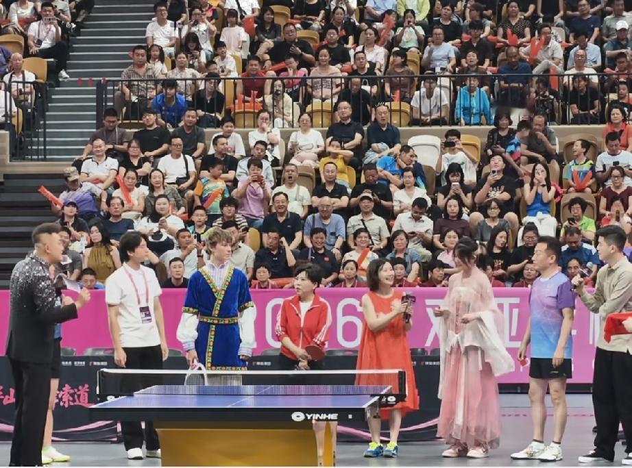 近日，福原爱现身西安，参加2026邓亚萍杯乒乓球公开赛西安站活动，36岁的她老了