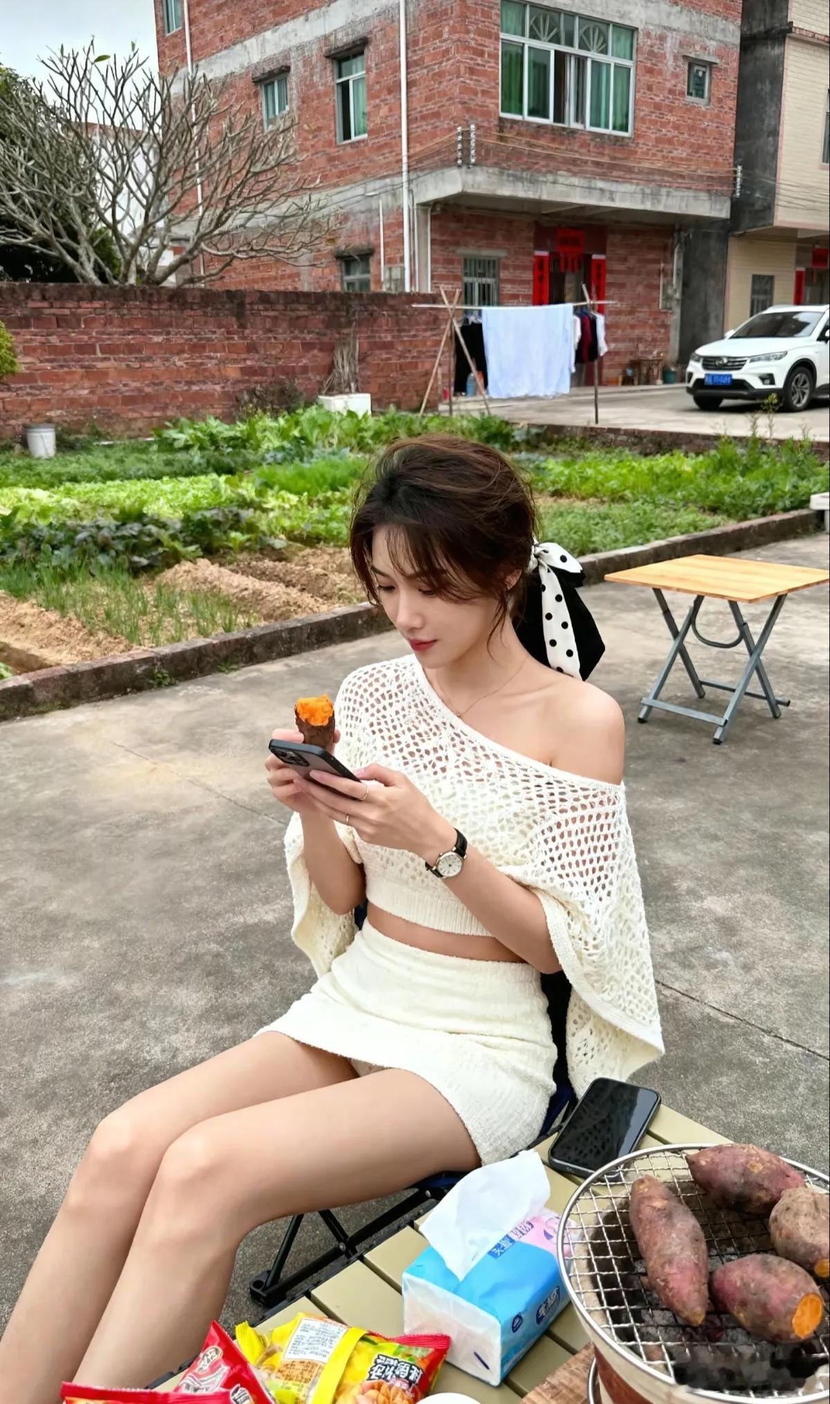 兄弟们，过来烤红薯吗？我表妹25岁还没男朋友，介绍你们认识一下