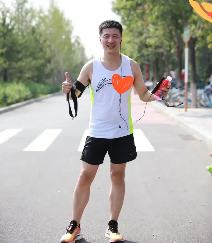 张雪峰的事给所有人提了个醒：名气再大、挣钱再多，在健康面前都一样。三年前他胸