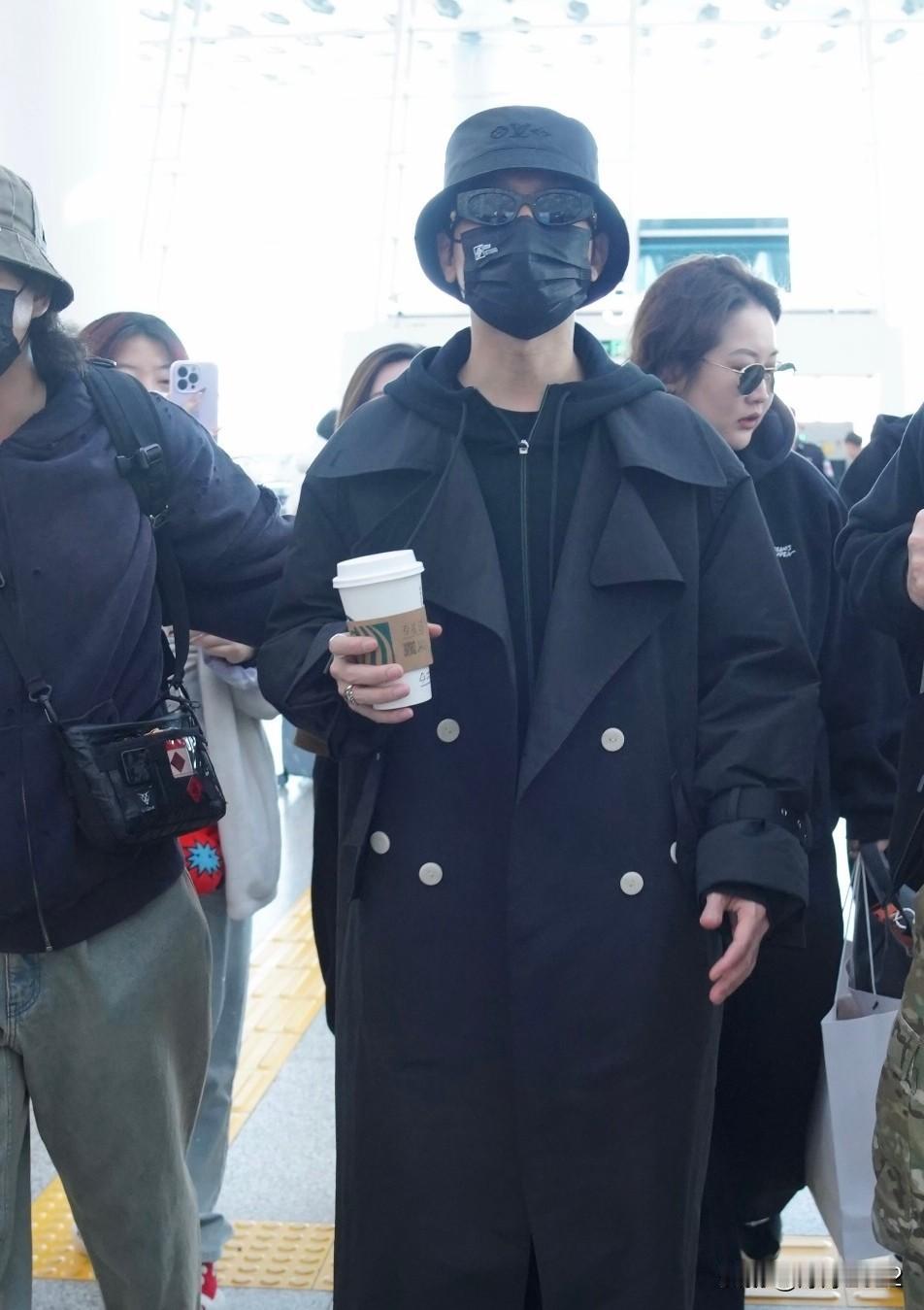 0713今日9人相聚荒野之国！《快乐老友记》导演，这次来的3个嘉宾可是真兄弟