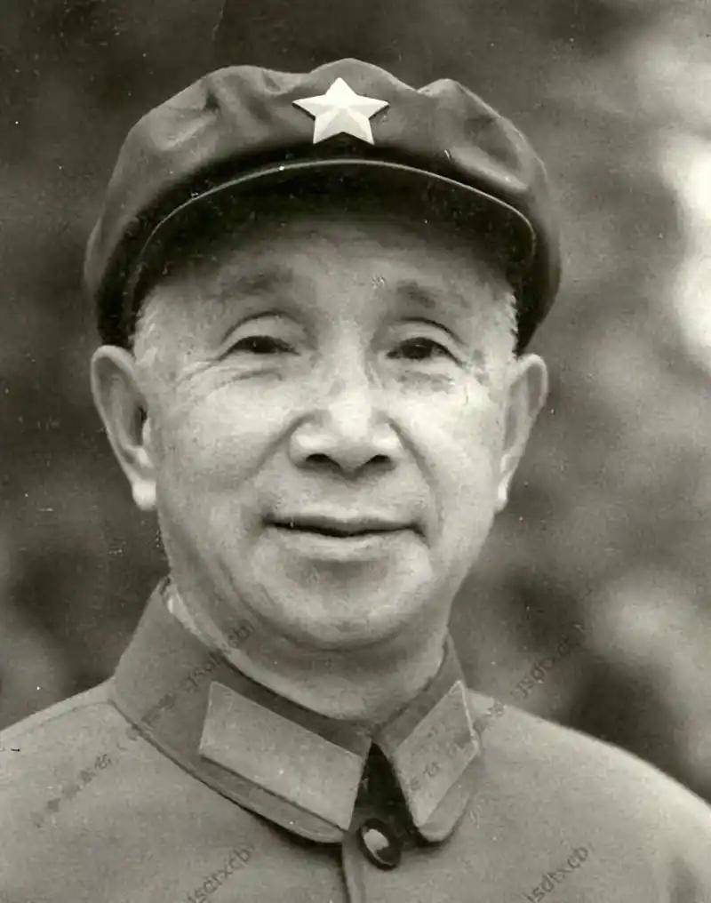 1958年，粟裕大将被批判后就“靠边站”？这是不对的，粟裕从来没被打倒，总体是受