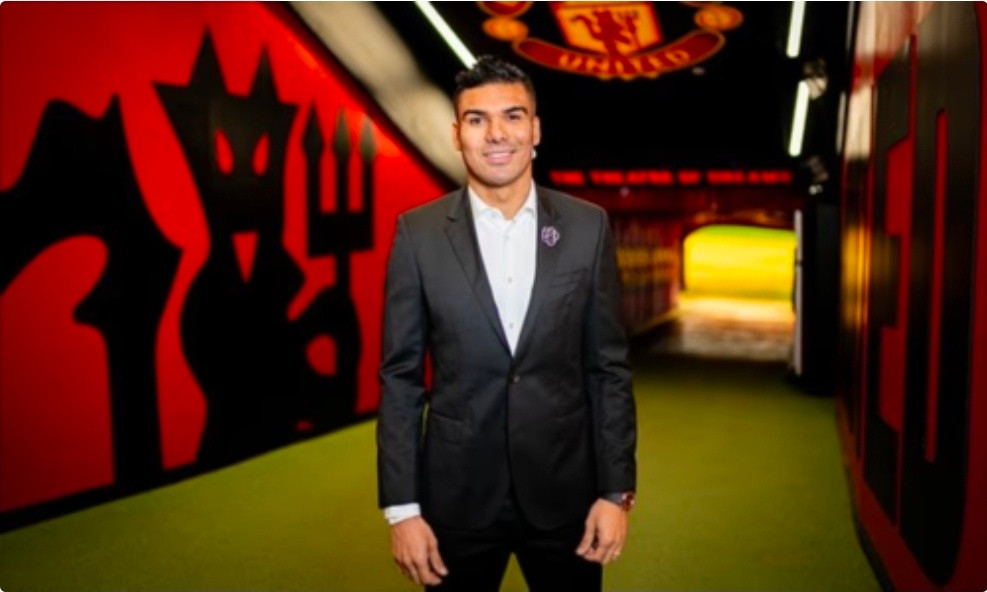 “红魔传奇落幕：卡塞米罗今夏自由离队，四年征程铸就两座奖杯辉煌”